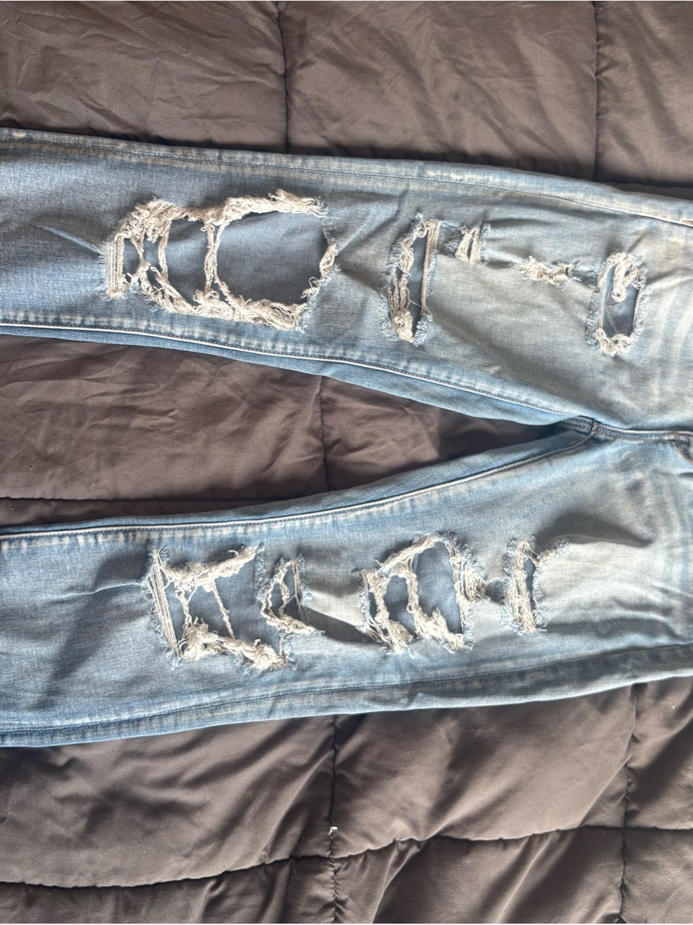 American Eagle Outfitters Light Wash Distressed Skinny Jeans
